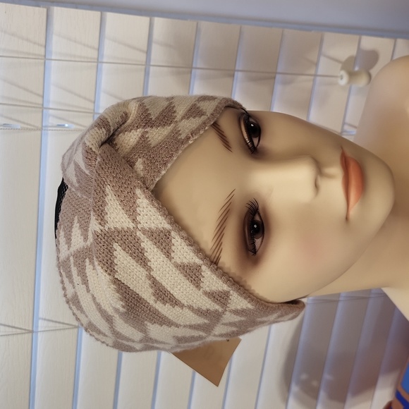 L.I.B. NEW YORK Taupe Cream Triange Pattern Knit Headwrap - Picture 2 of 5